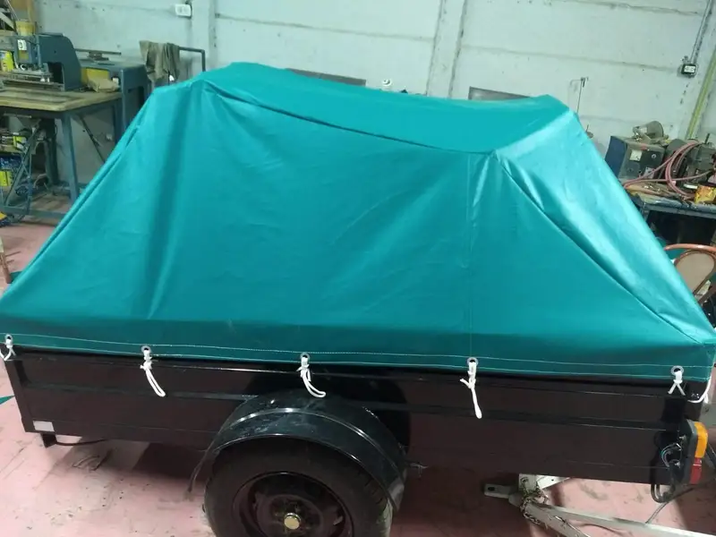Interior del taller de Tapicería y Lonería Italia