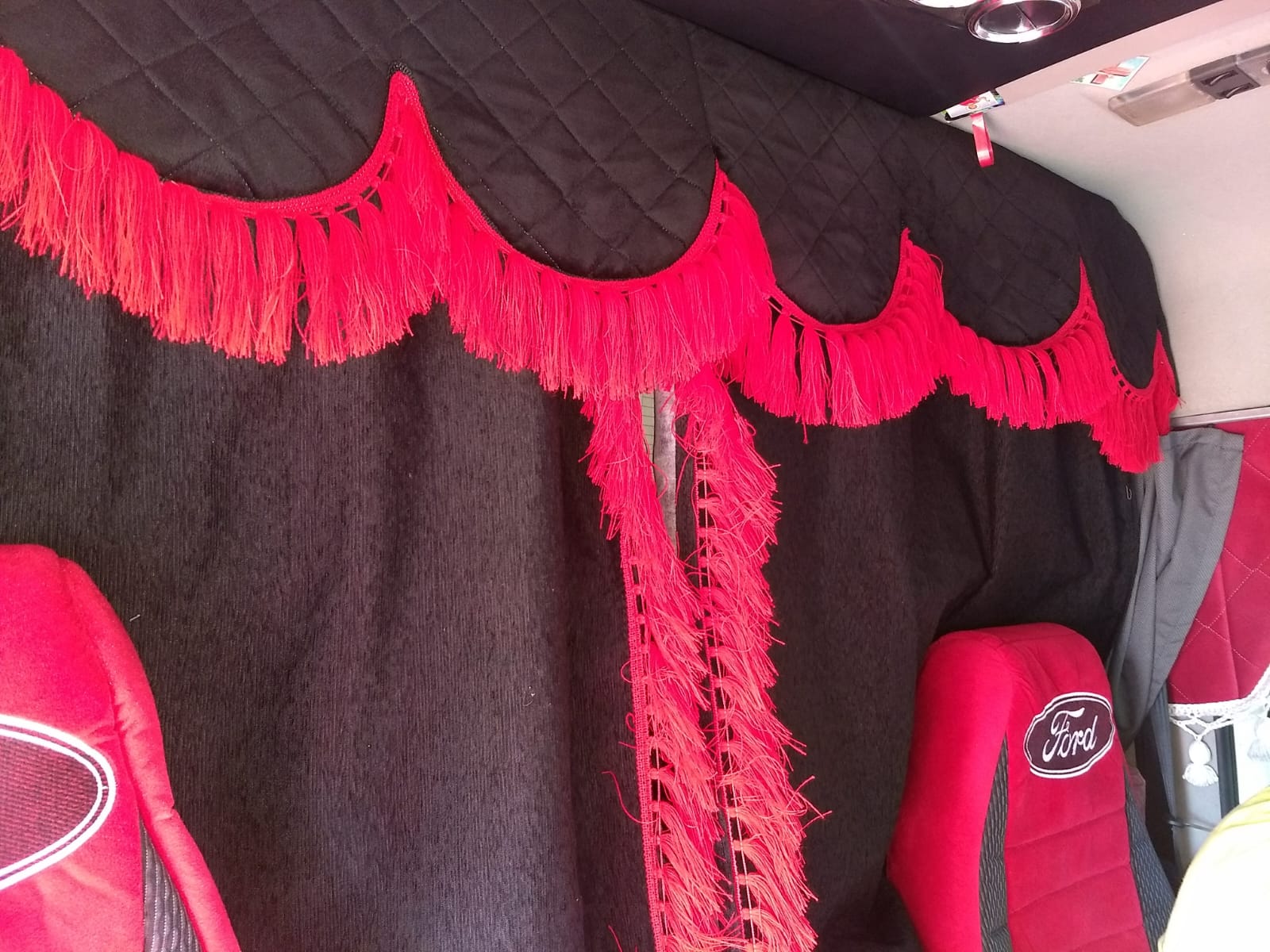 Butaca automotriz retapizada con costuras reforzadas